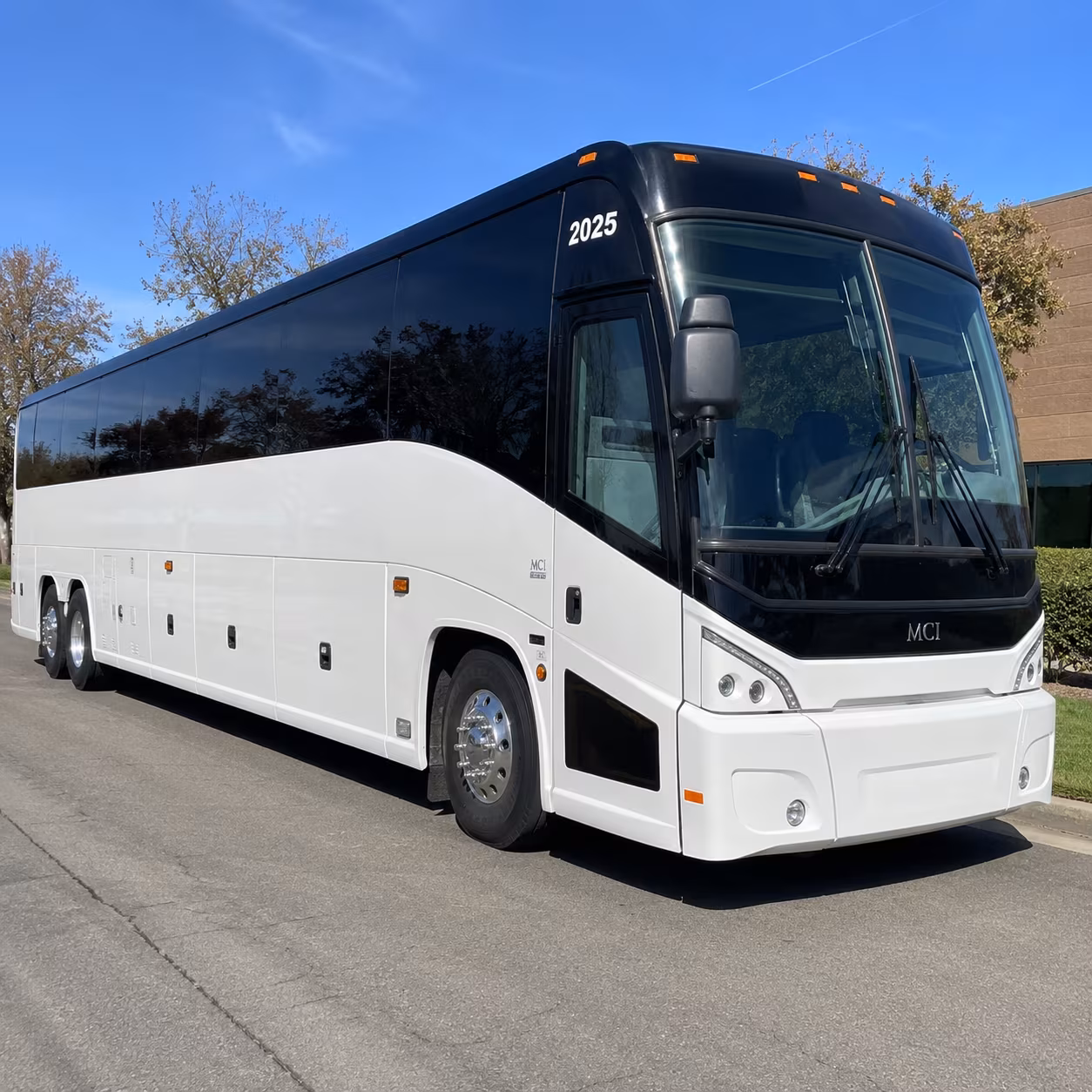 conference and convention shuttles to state farm stadium and westgate