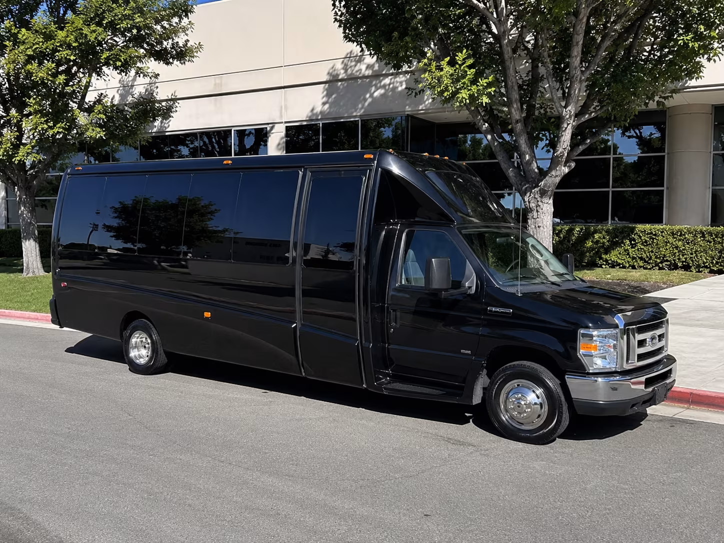 peoria prom party buses that make the whole night an event